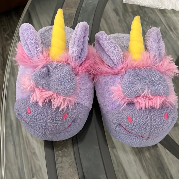 UNICORN SLIPPERS TODDLER SIZE S/M WORN A COUPLE TIMES GREAT CONDITION! - Picture 2 of 5